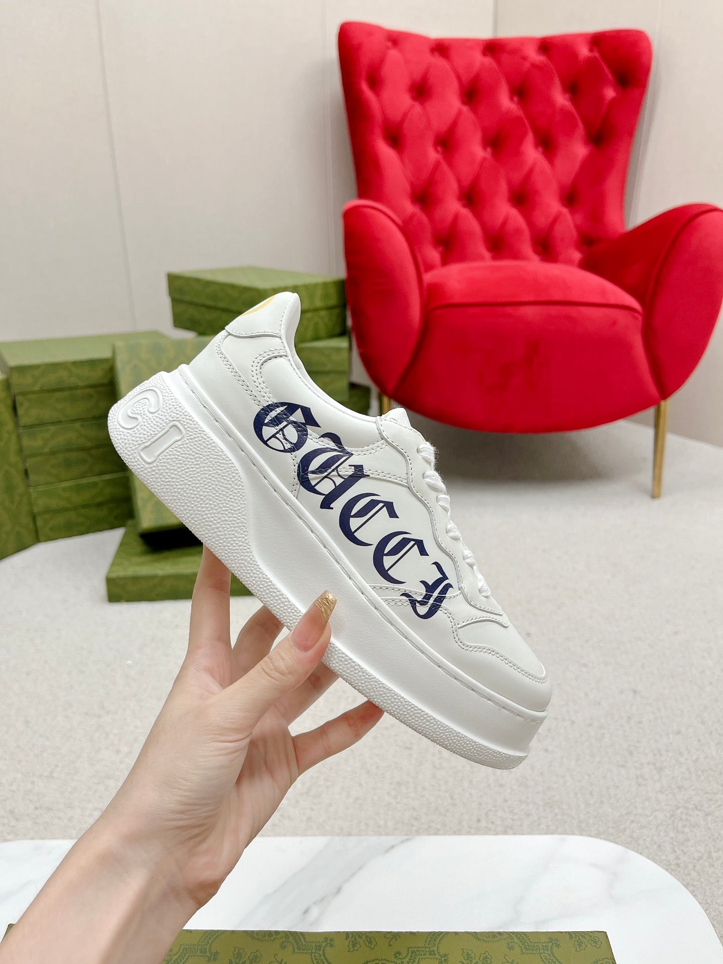 GUCCI TRAINER WHITE CALFSKIN